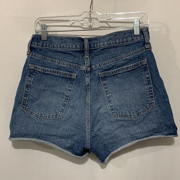 GAP Cheeky short sky high button fly pockets raw hem light distress women’s sz 8 - Picture 2 of 9